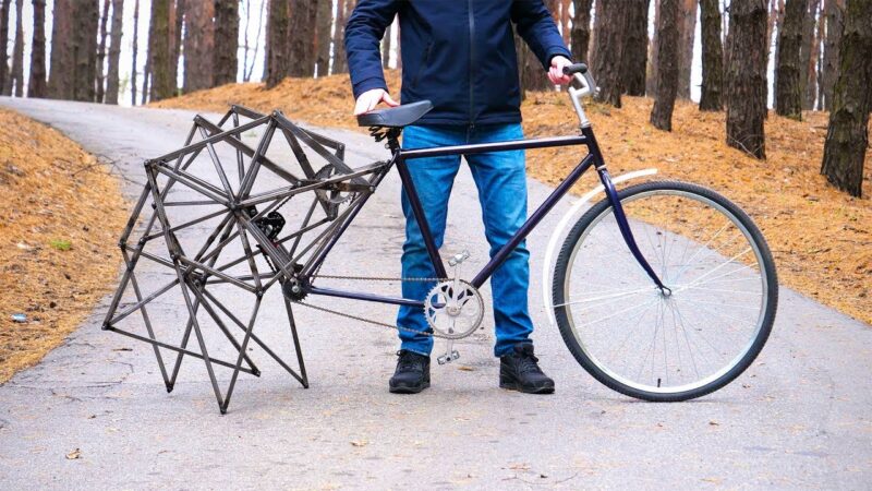 【自転車】何この自転車？？　後輪が車輪じゃない自転車です。