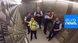 maxresdefault 34 160x90 - ニュージーランド警察のエレベーターで楽しそうなセッションが始まりました。