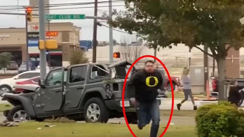 テキサス州の警察官を殺害後逃走しようとした飲酒運転者を見物人が追いかけ取り押さえる！