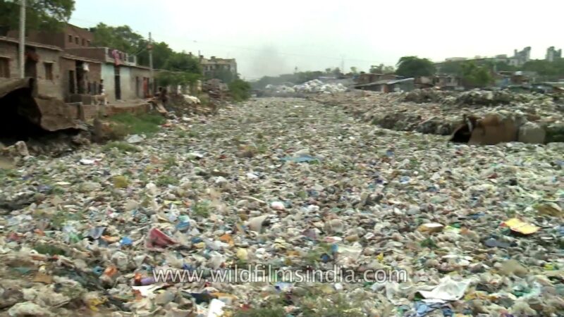 インドの首都デリーにはゴミの川があるらしい。
