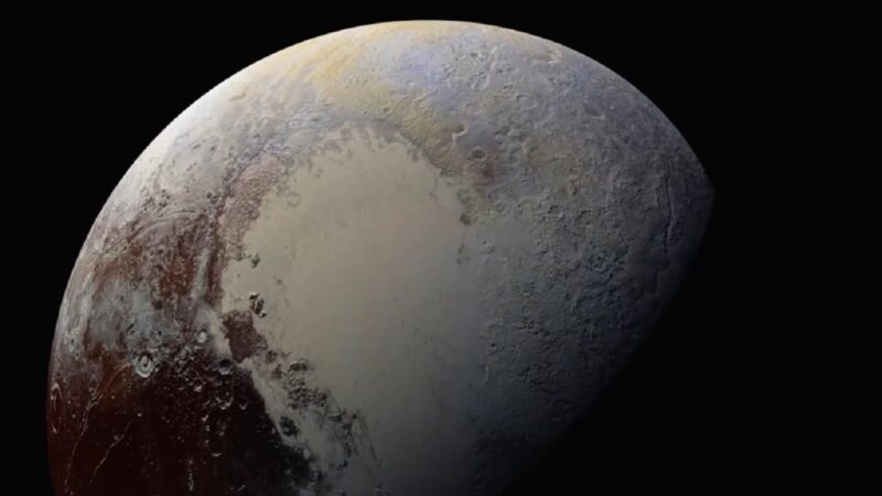 NASAが公開した冥王星の最新の高解像度画像。