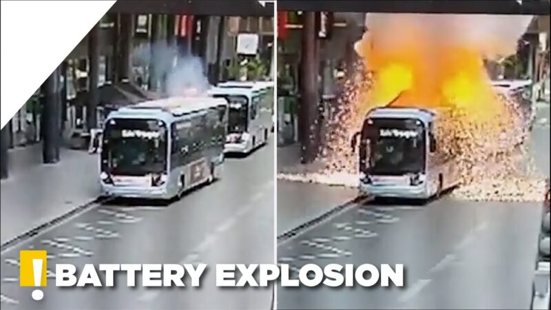 パリで電気バスのバッテリーが爆発した恐ろしい瞬間！