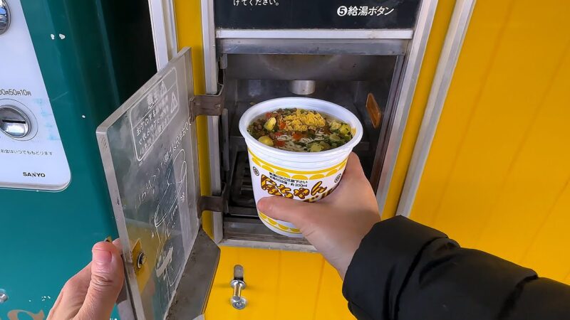 日本の自動販売機の文化はが世界でバズる！！