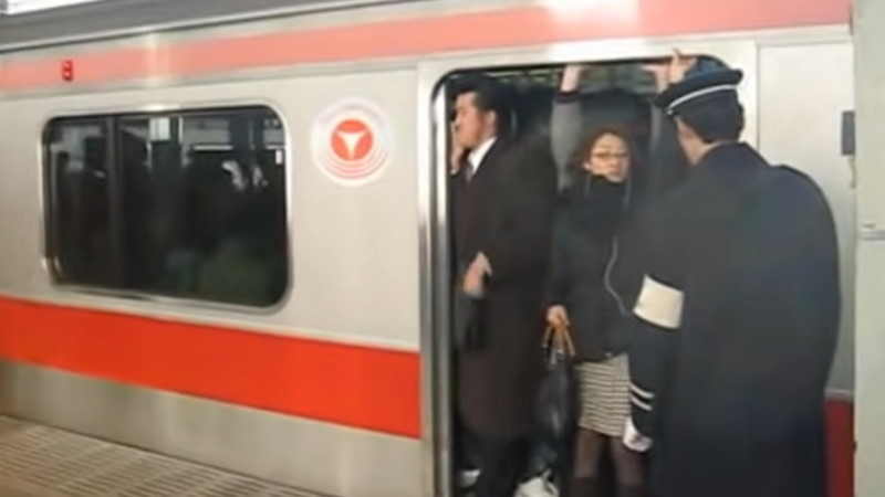海外で話題になっている東京の満員電車が可哀想すぎるｗｗｗ