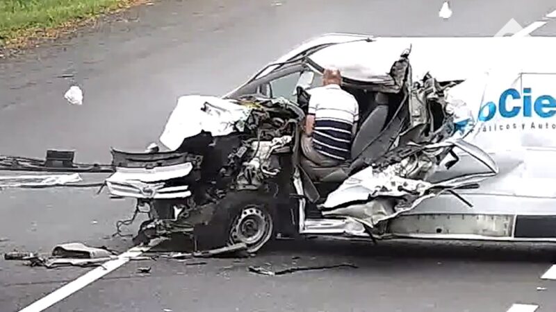 自動車事故に遭った男性が奇跡的に無傷で生還ｗｗｗ