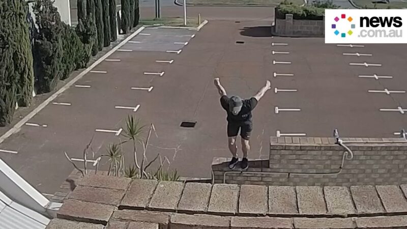 パルクールの練習中に壁を破壊してしまって逃げた男性！