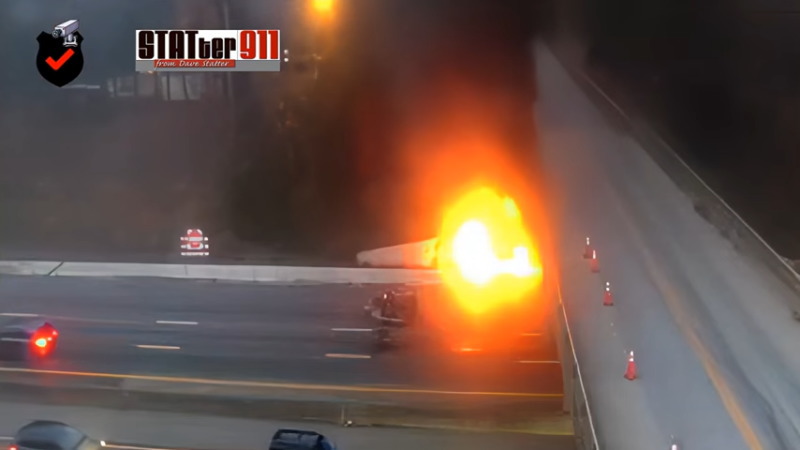 ヴァージニア州の高速道路で発生した大型トラックの衝突炎上事故の決定的瞬間！！