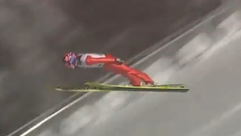 【衝撃映像】スキージャンプで起こった大クラッシュから学ぶ危険回避の瞬間！！