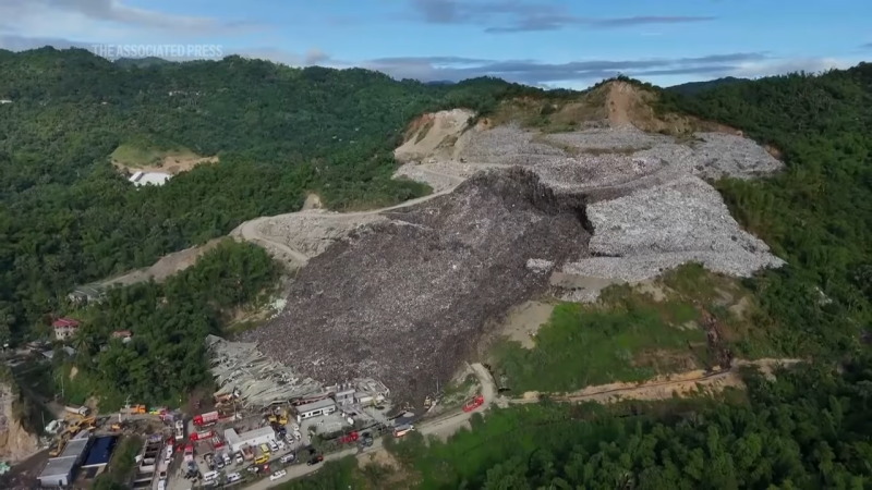 フィリピンでゴミの山が雪崩の様に崩落してしまいました！